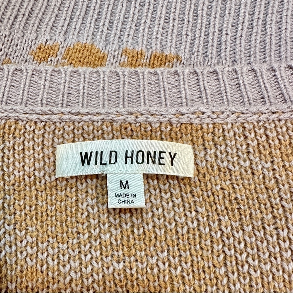 WILD HONEY, OVERSIZED, CROPPED PULLOVER SWEATER. V-NECK, FULL SLEEVES. SIZE M - Picture 4 of 5